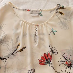 Cream Long flutter sleeved floral blouse